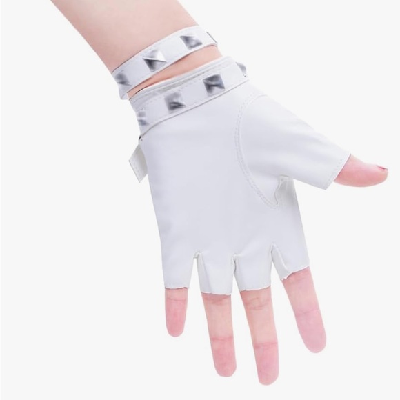 Stylish White Fingerless Gloves - Picture 2 of 4